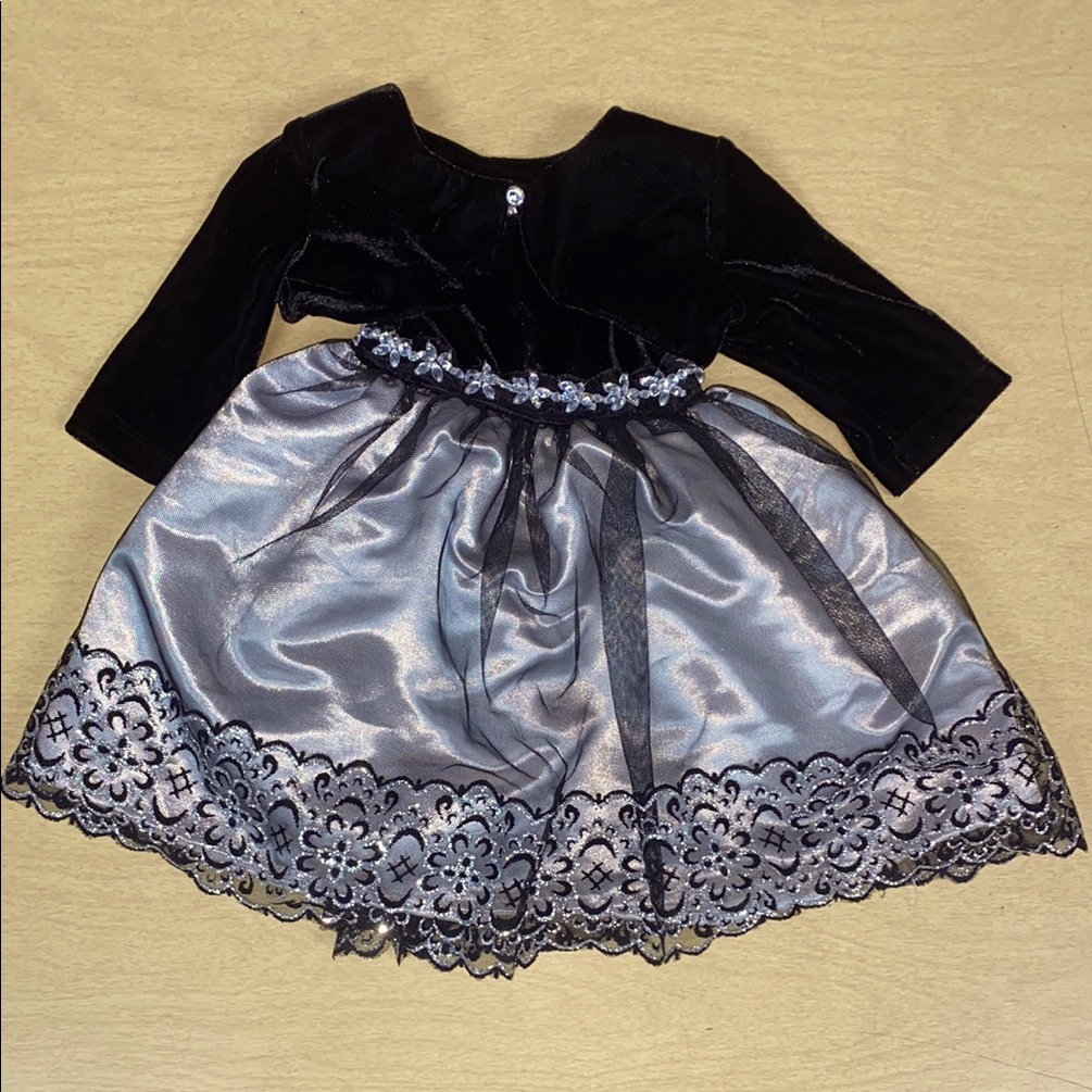 Elegant Black Velvet And Silver Dress With Lace; Bluberi Boulevard Brand; 12 Mon